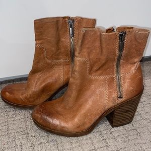 Lucky Brand Oscarr leather ankle bootie 5.5 NEW